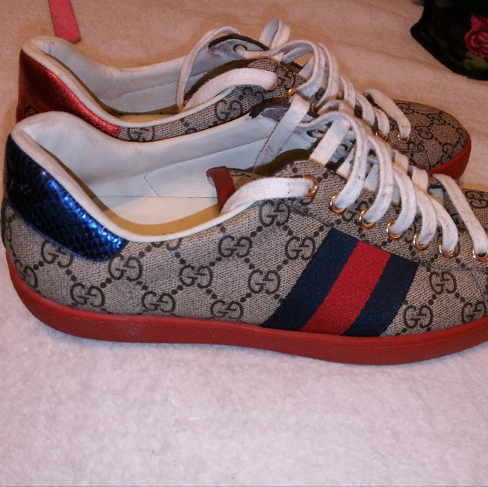Gucci Red and White Designer Sneakers - Picture 4 of 4
